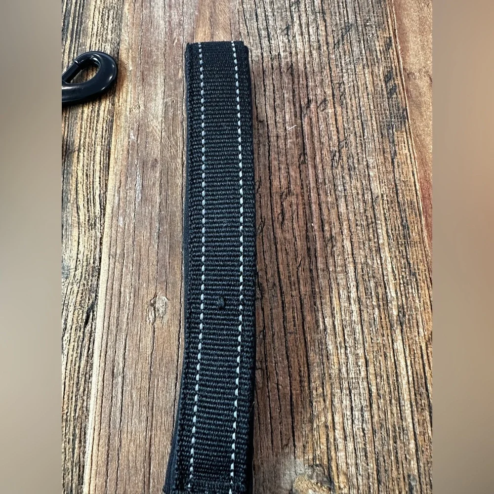 Durable Black Dog Leash with Reflective Stitching